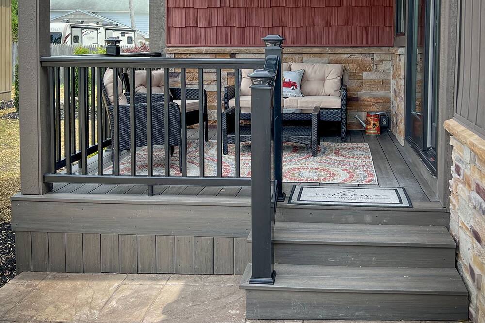 Photo of Patio Balcony in Sylvan Beach