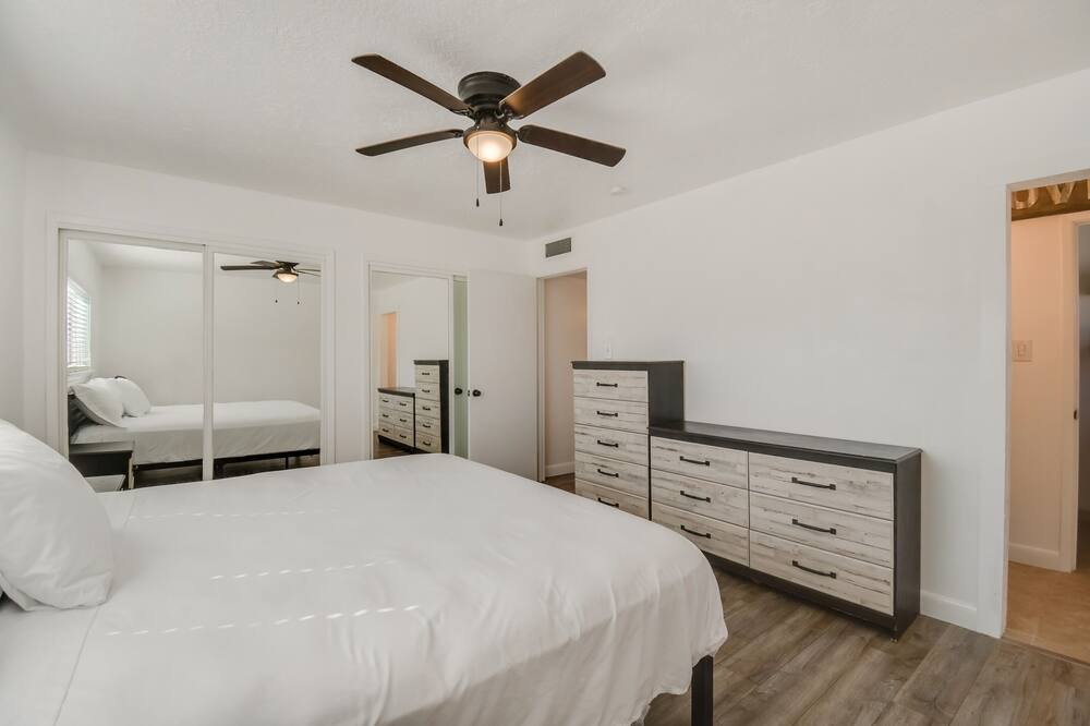 Photo of Bedroom in Northeast Heights