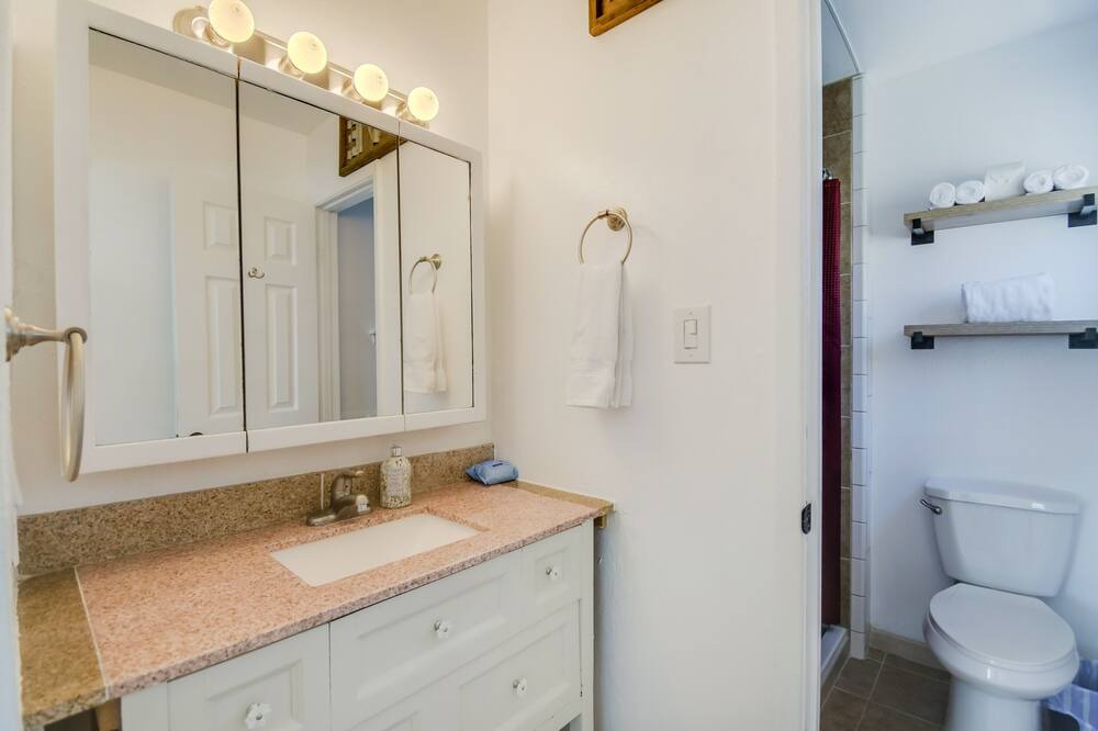 Photo of Bathroom in Northeast Heights