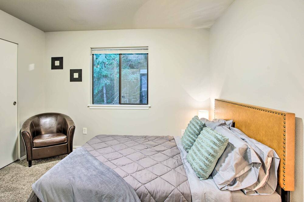 Photo of Bedroom in University Place