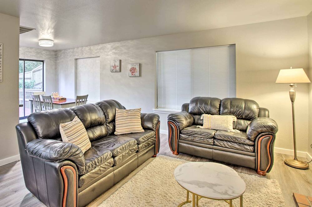 Photo of Livingroom in University Place