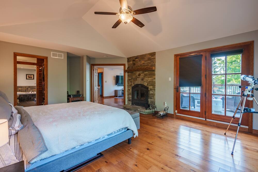 Photo of Bedroom in Lanark Highlands