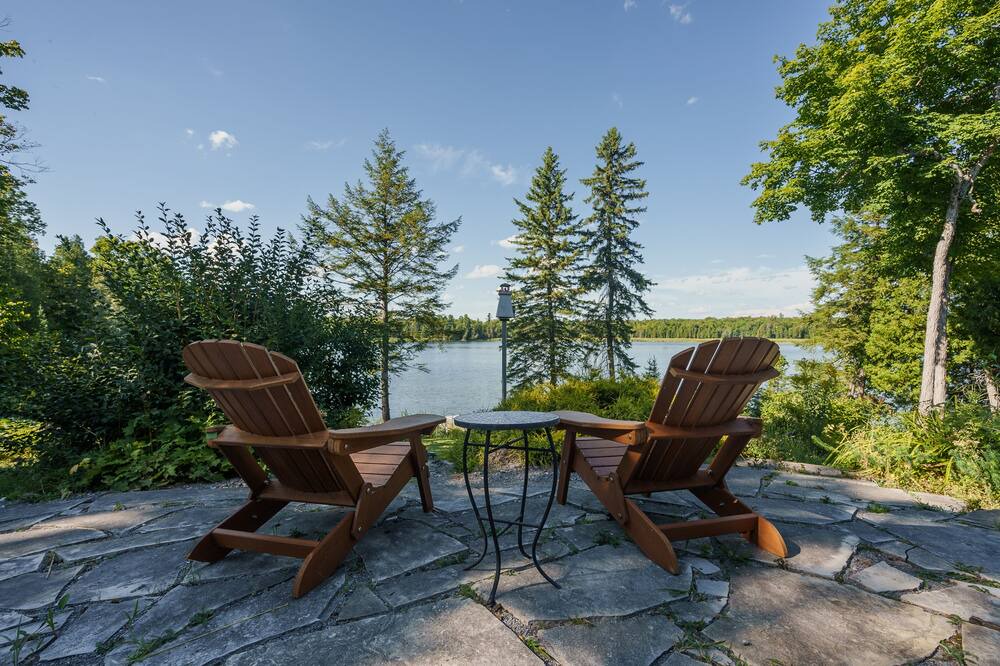 Photo of Patio Balcony in Lanark Highlands