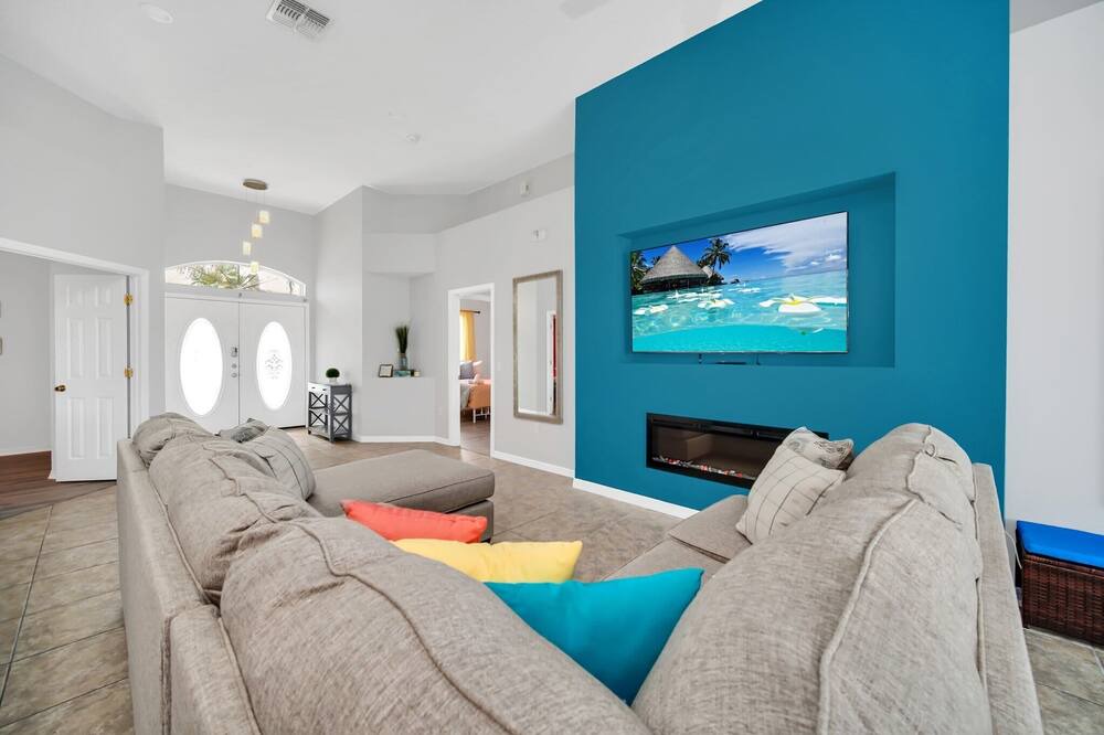 Photo of Livingroom in Bridgewater Crossing