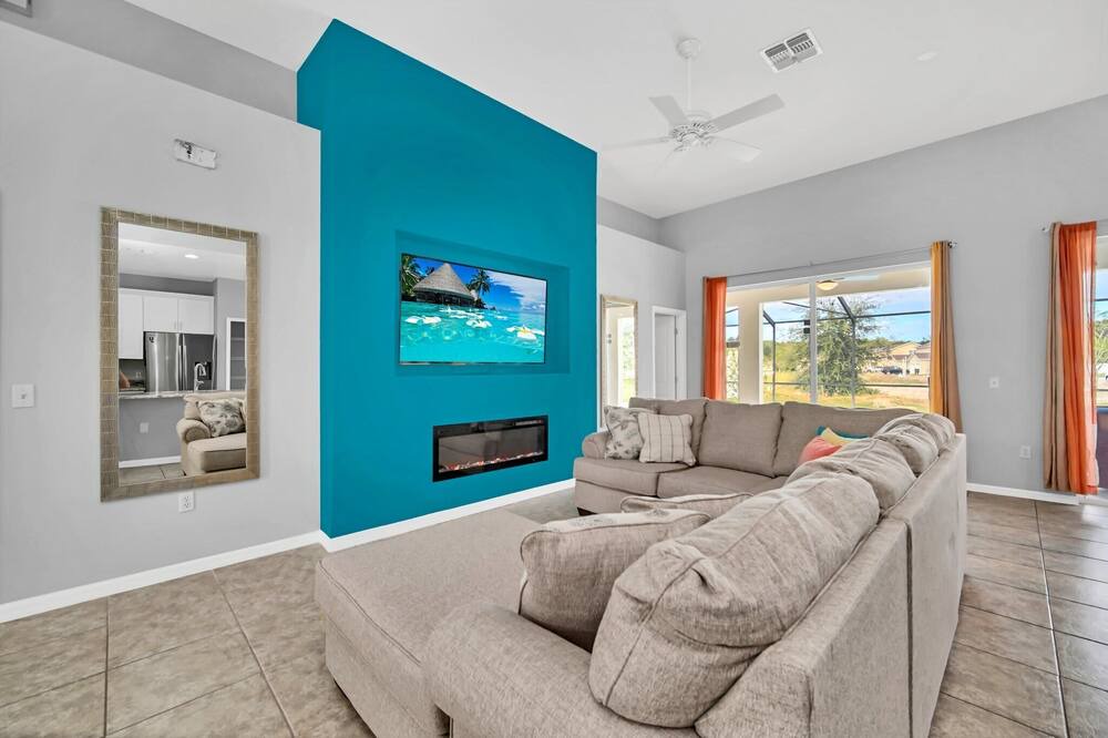 Photo of Livingroom in Bridgewater Crossing