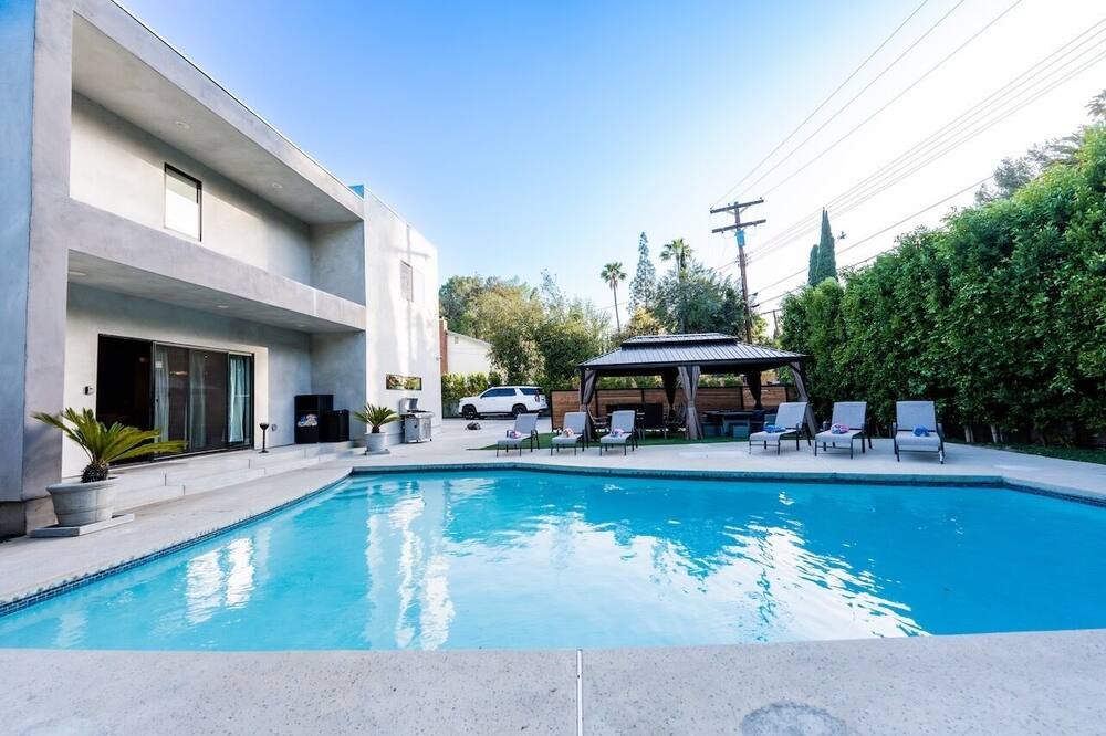 Photo of Outdoor in Canoga Park
