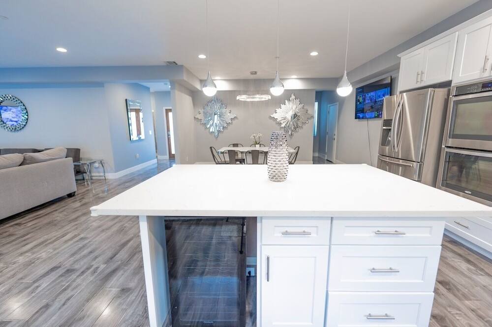 Photo of Kitchen in Canoga Park