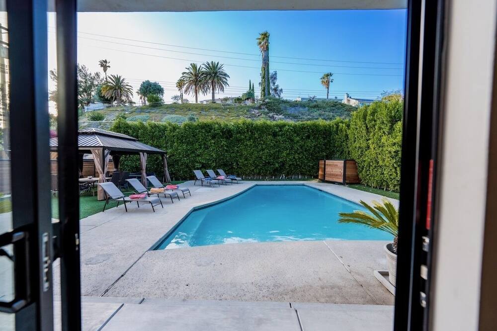 Photo of Outdoor in Canoga Park