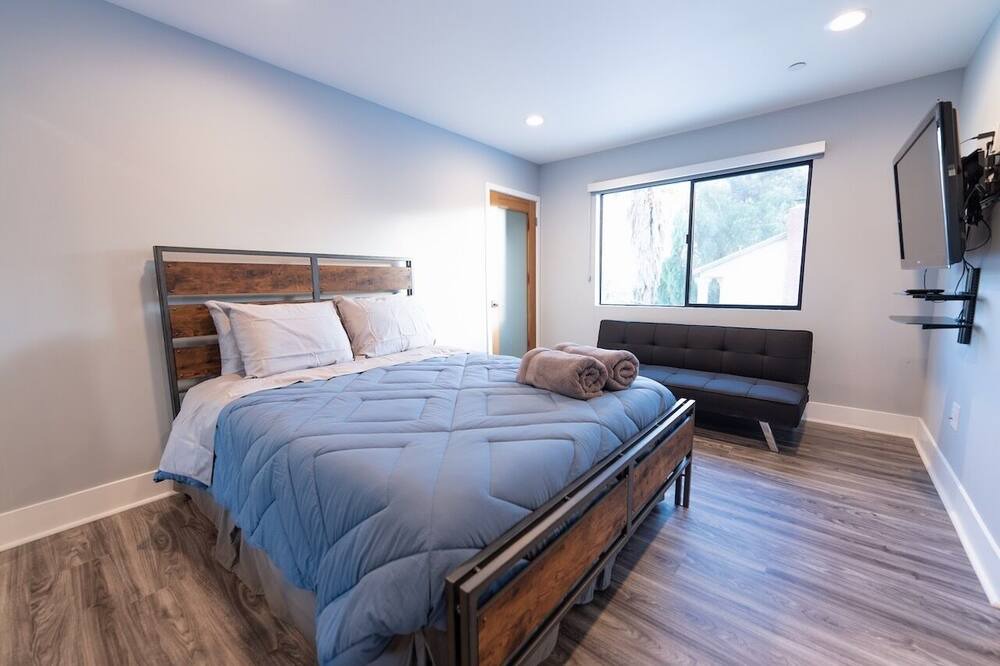Photo of Bedroom in Canoga Park