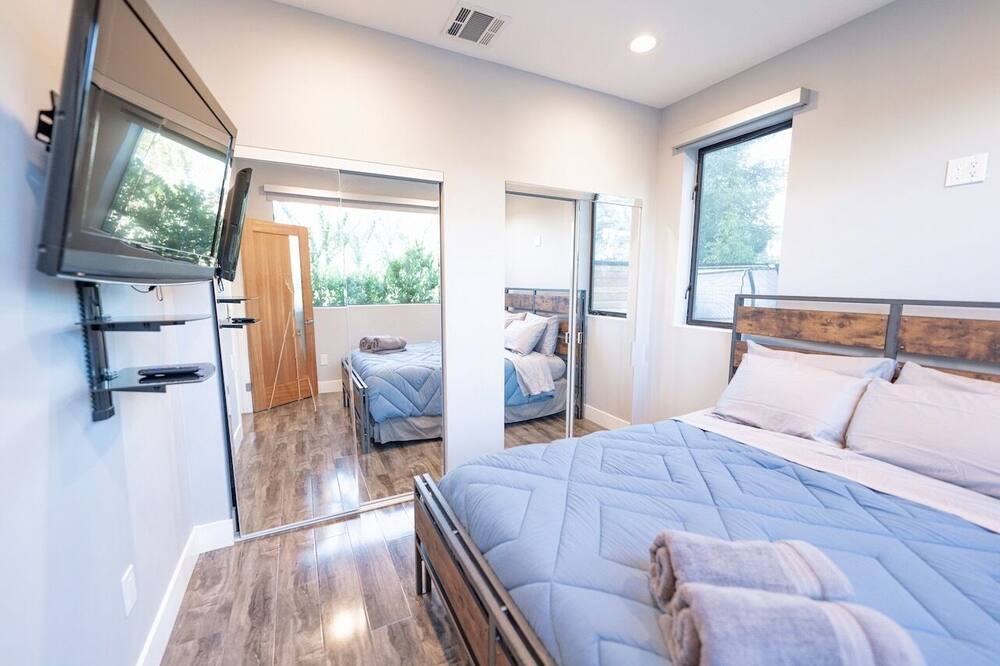 Photo of Bedroom in Canoga Park