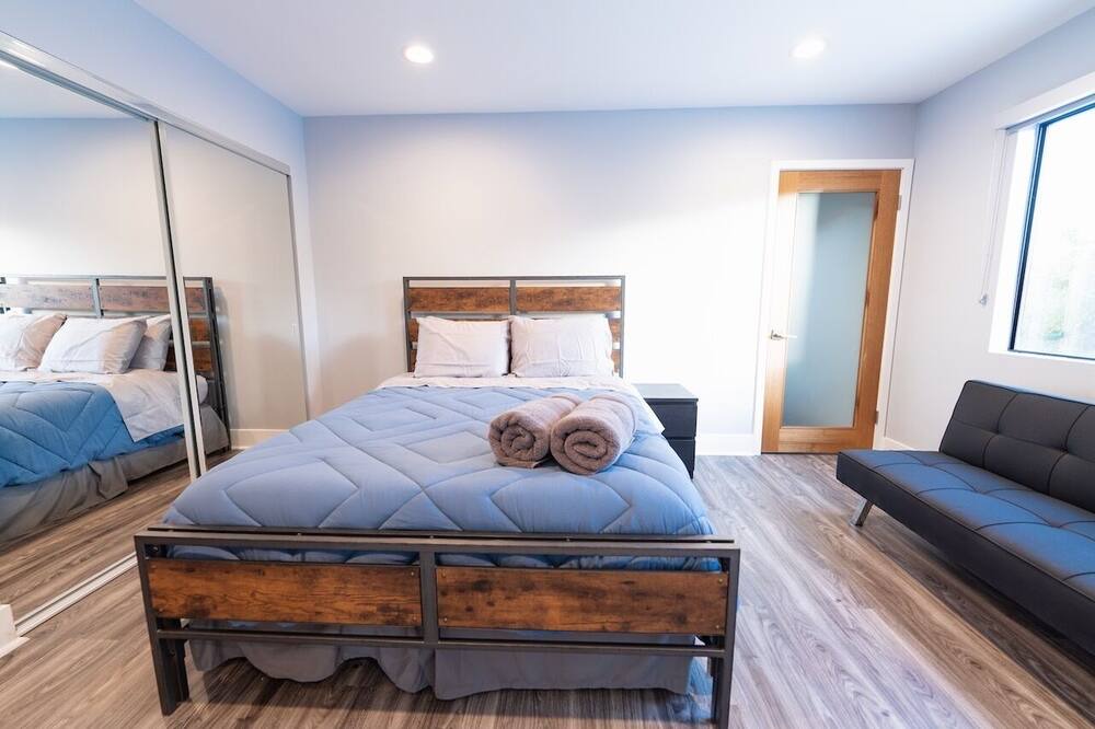 Photo of Bedroom in Canoga Park
