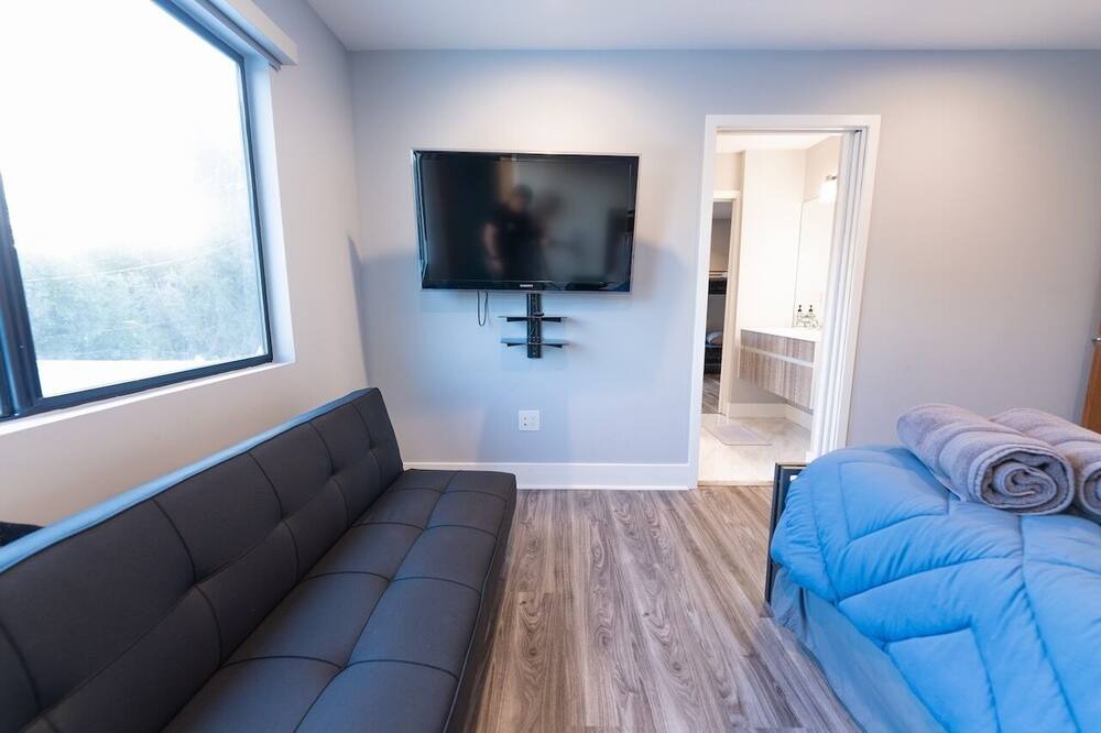 Photo of Livingroom in Canoga Park