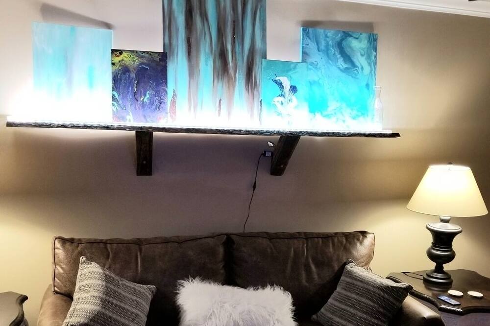 Photo of Livingroom in Hazel Green