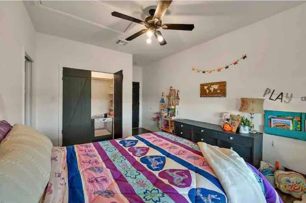 Photo of Bedroom in Moody