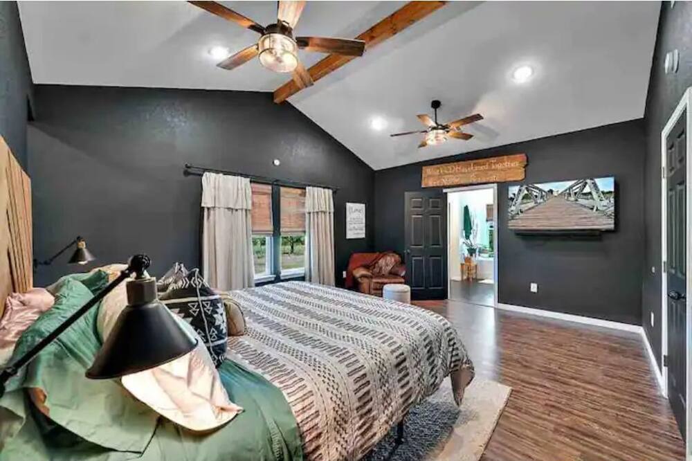 Photo of Bedroom in Moody
