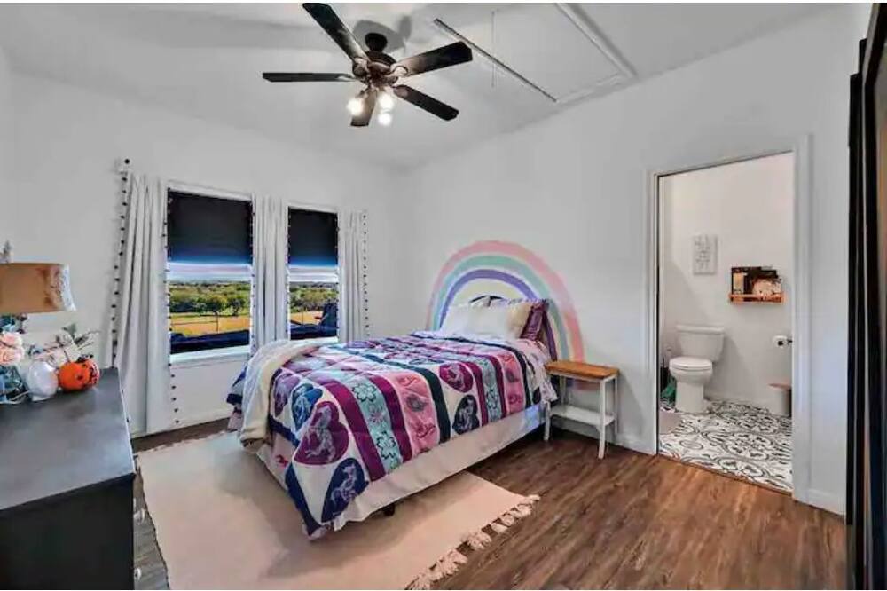 Photo of Bedroom in Moody
