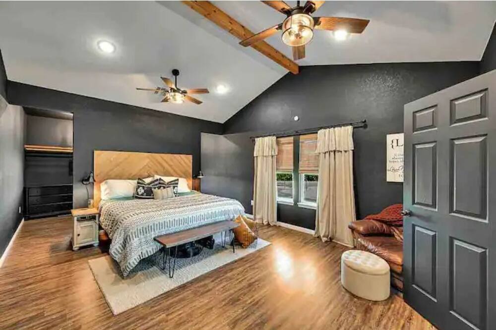 Photo of Bedroom in Moody