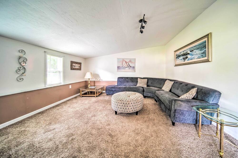Photo of Livingroom in Erie