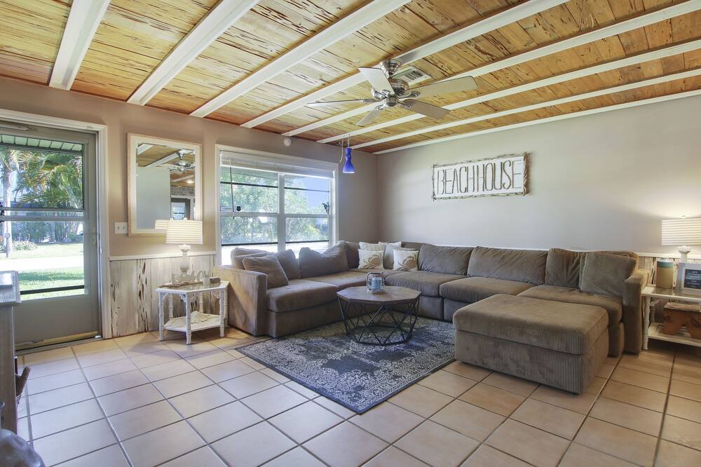 Photo of Livingroom in Jupiter