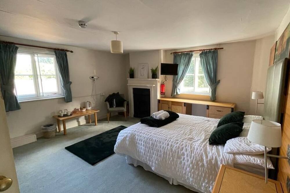 Photo of Bedroom in Woodfalls