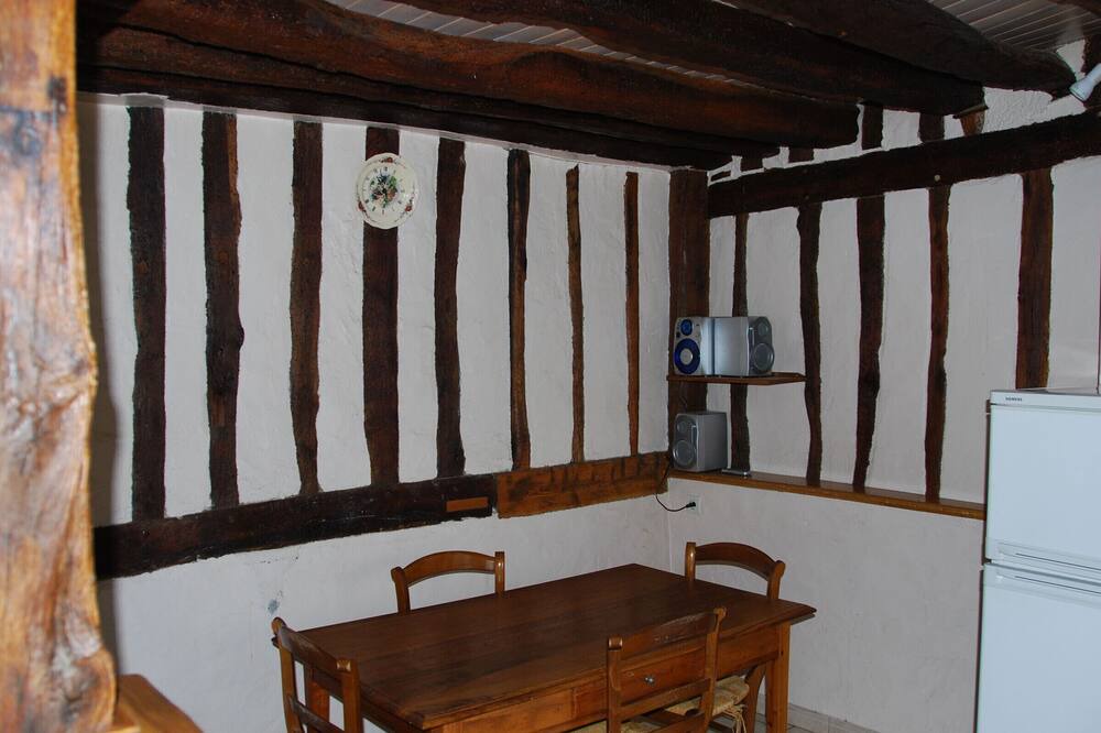 Photo of Kitchen in Neuville-aux-Bois