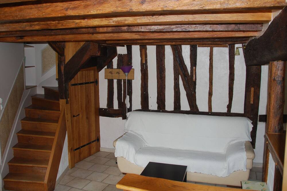 Photo of Livingroom in Neuville-aux-Bois