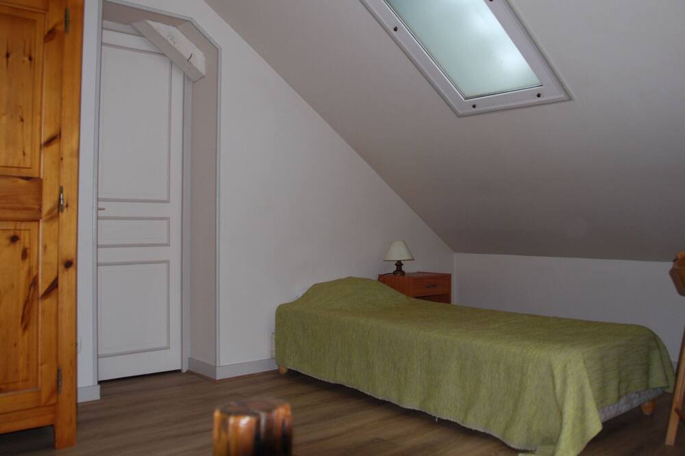 Photo of Bedroom in Neuville-aux-Bois