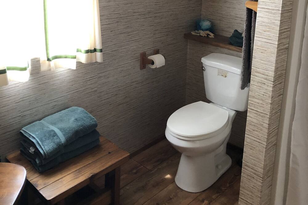 Photo of Bathroom in Wentworth