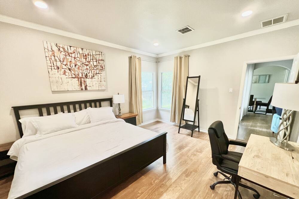 Photo of Bedroom in Southhampton Hills
