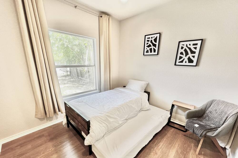 Photo of Bedroom in Southhampton Hills