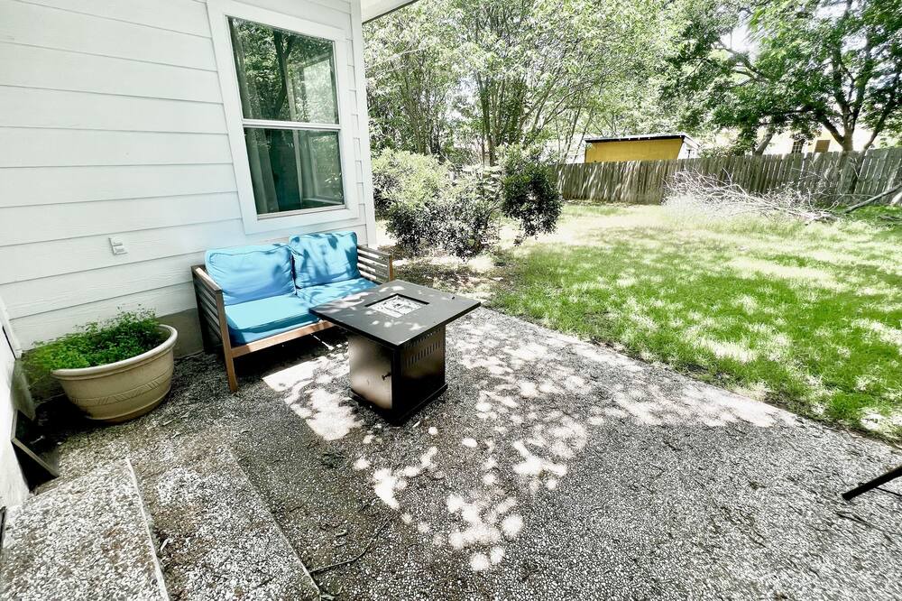 Photo of Patio Balcony in Southhampton Hills