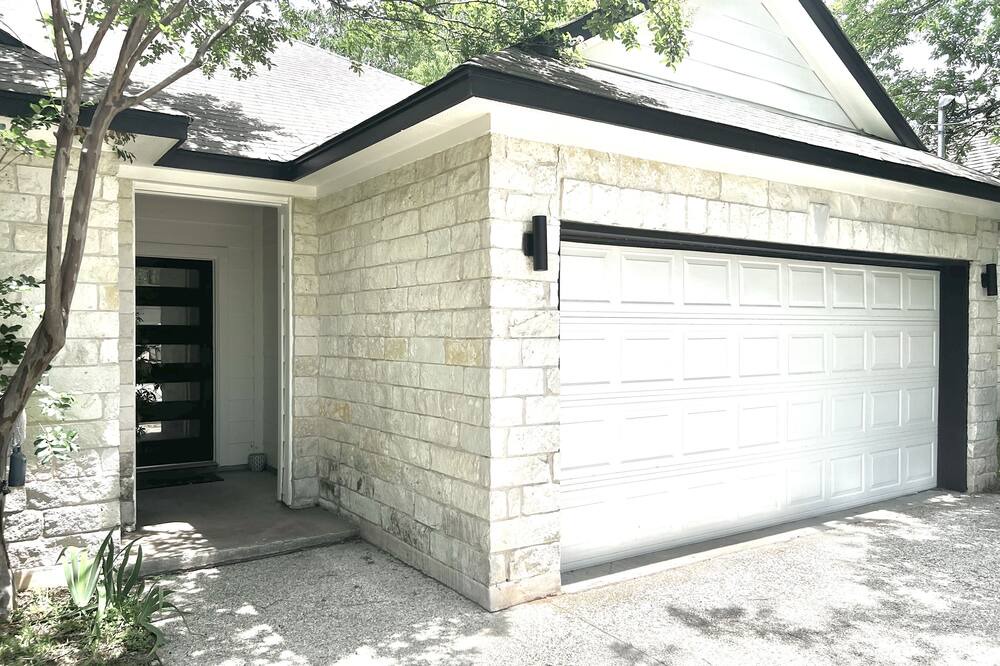 Photo of Outdoor in Southhampton Hills
