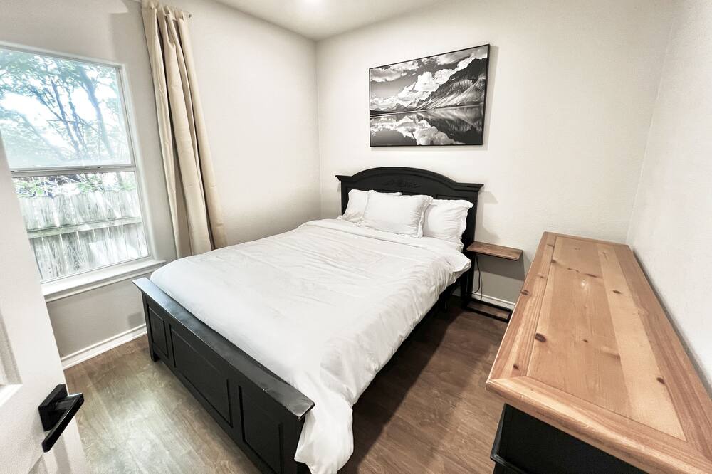 Photo of Bedroom in Southhampton Hills