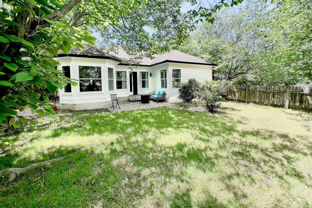 Photo of Outdoor in Southhampton Hills