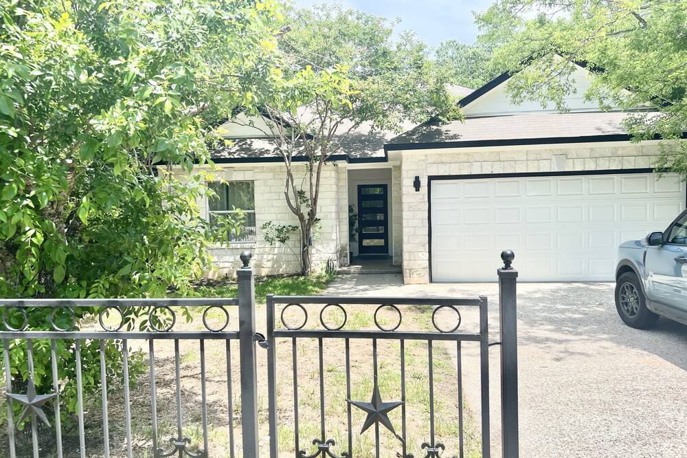 Photo of Outdoor in Southhampton Hills