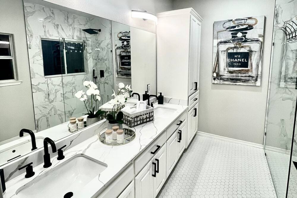 Photo of Kitchen in Southhampton Hills