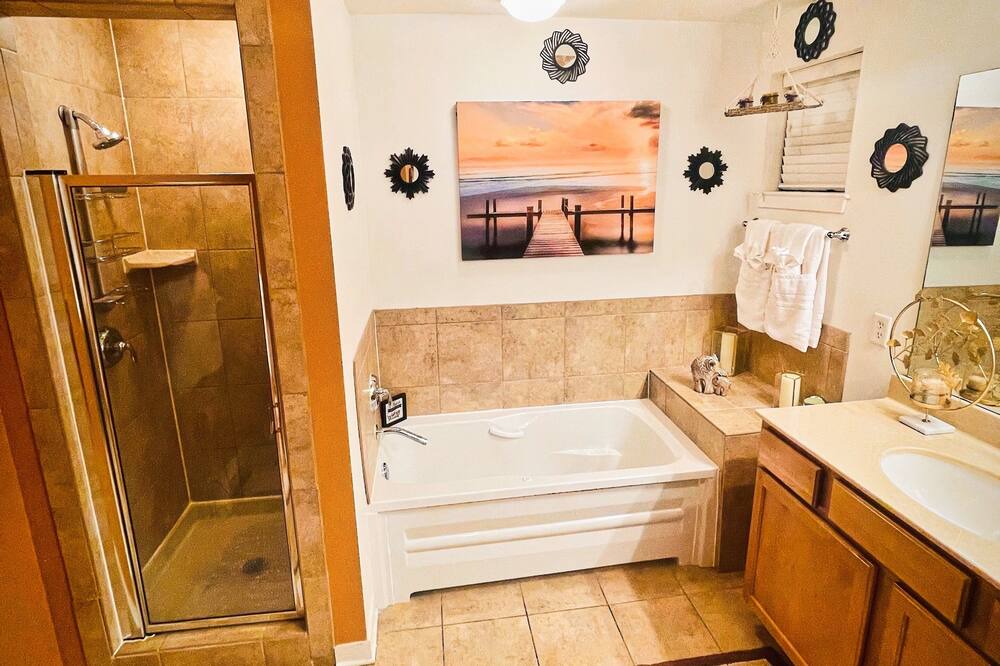 Photo of Bathroom in Pinch District