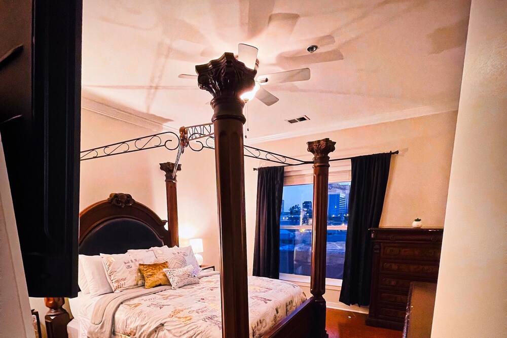 Photo of Bedroom in Pinch District