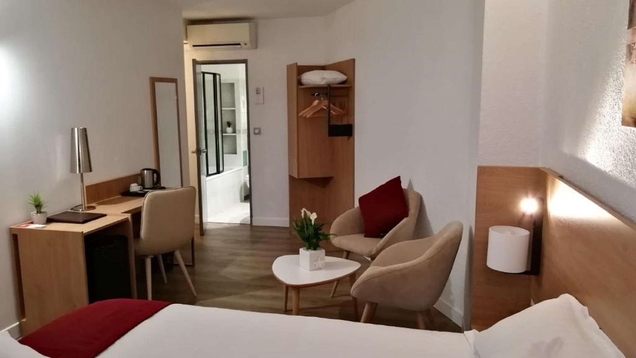 Photo of Bedroom in Saint-Etienne
