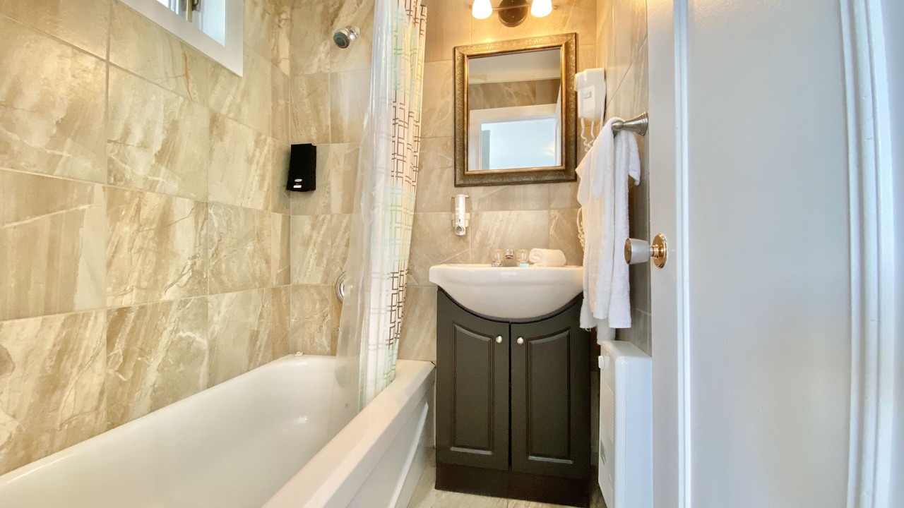 Photo of Bathroom in Berthier-sur-Mer