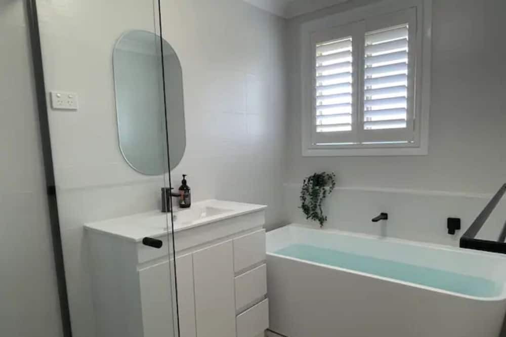 Photo of Bathroom in Raglan
