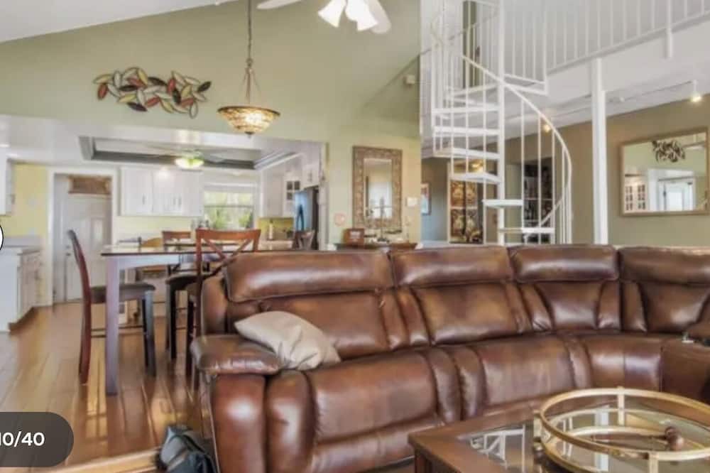 Photo of Bathroom in Tropic