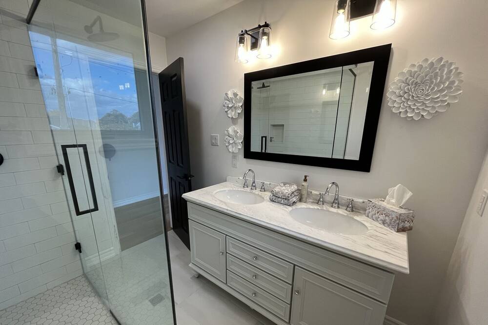Photo of Bathroom in Port Stanley