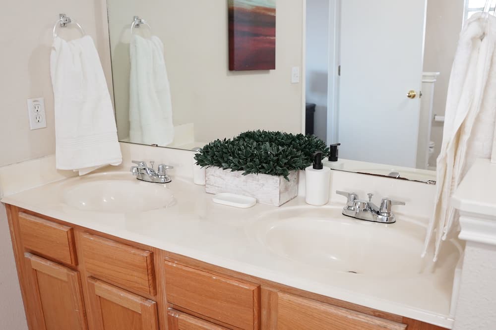 Photo of Bathroom in Stony Ridge North