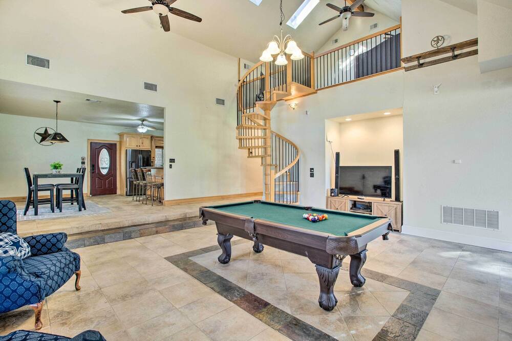 Photo of Livingroom in Quinlan