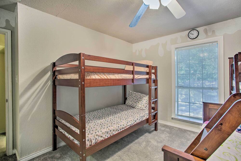 Photo of Bedroom in Quinlan