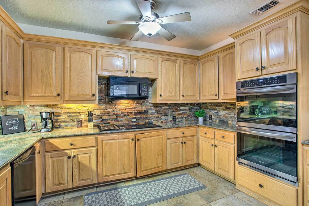 Photo of Kitchen in Quinlan