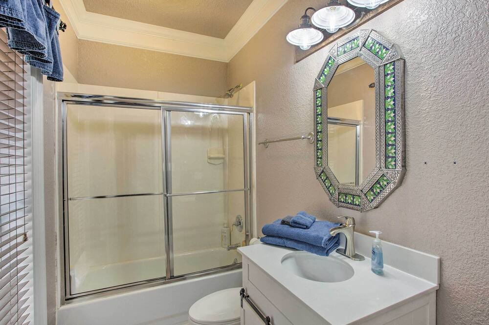 Photo of Bathroom in Quinlan