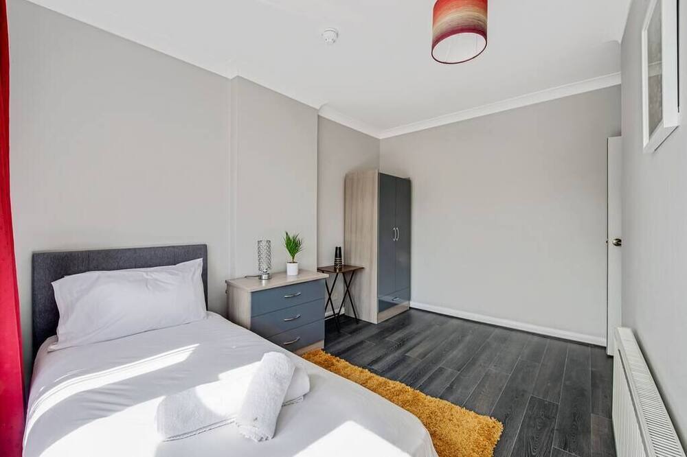 Photo of Bedroom in Gipsy Hill