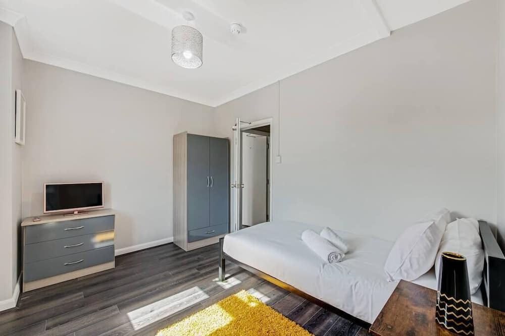 Photo of Bedroom in Gipsy Hill